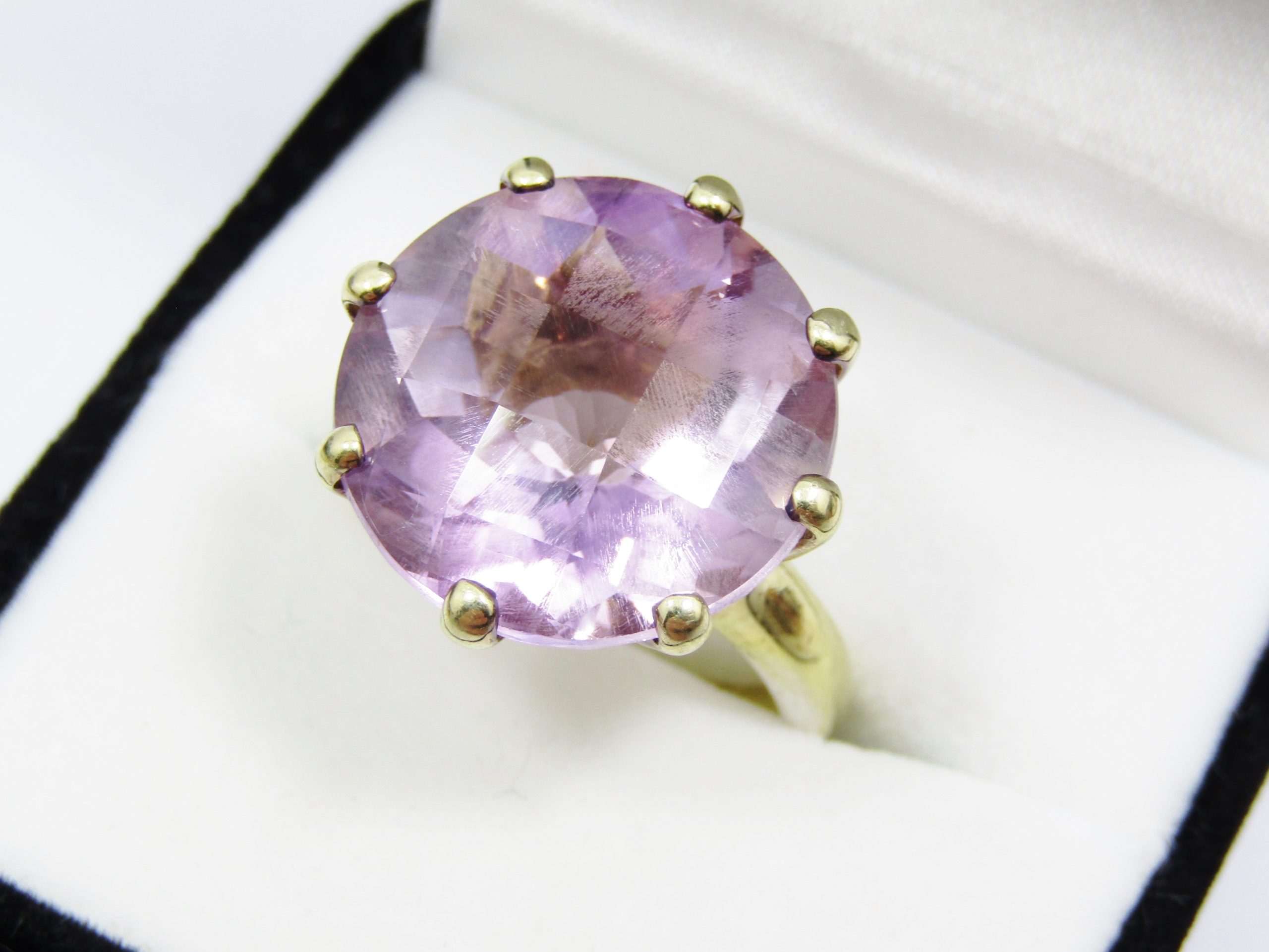 A Beautiful Gold Plated Over Sterling Silver Vintage Amethyst Solitaire Ring