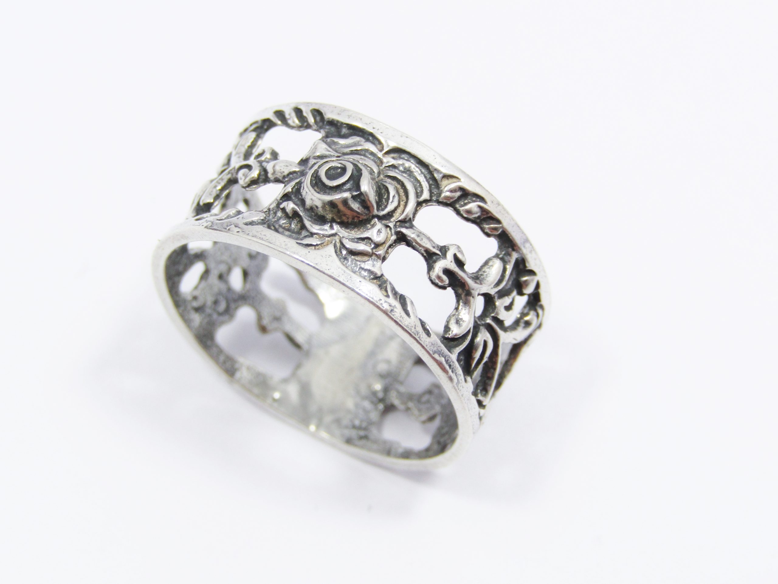 Lovely Vintage Silver Filigree Rose Design Ring