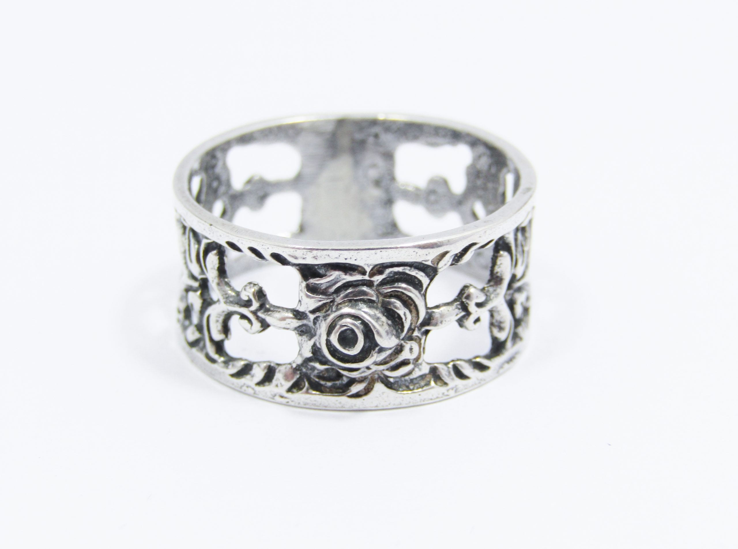 Lovely Vintage Silver Filigree Rose Design Ring
