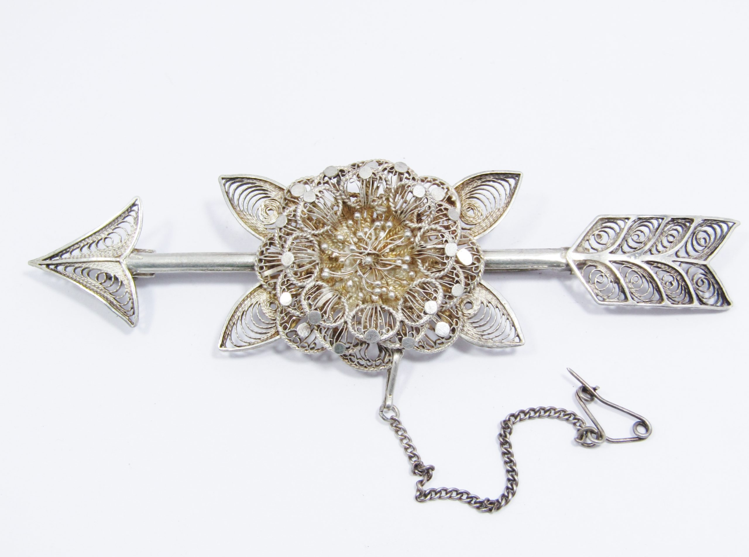 A Beautiful Large Filigree Flower Arrow Brooch in 800 Silver