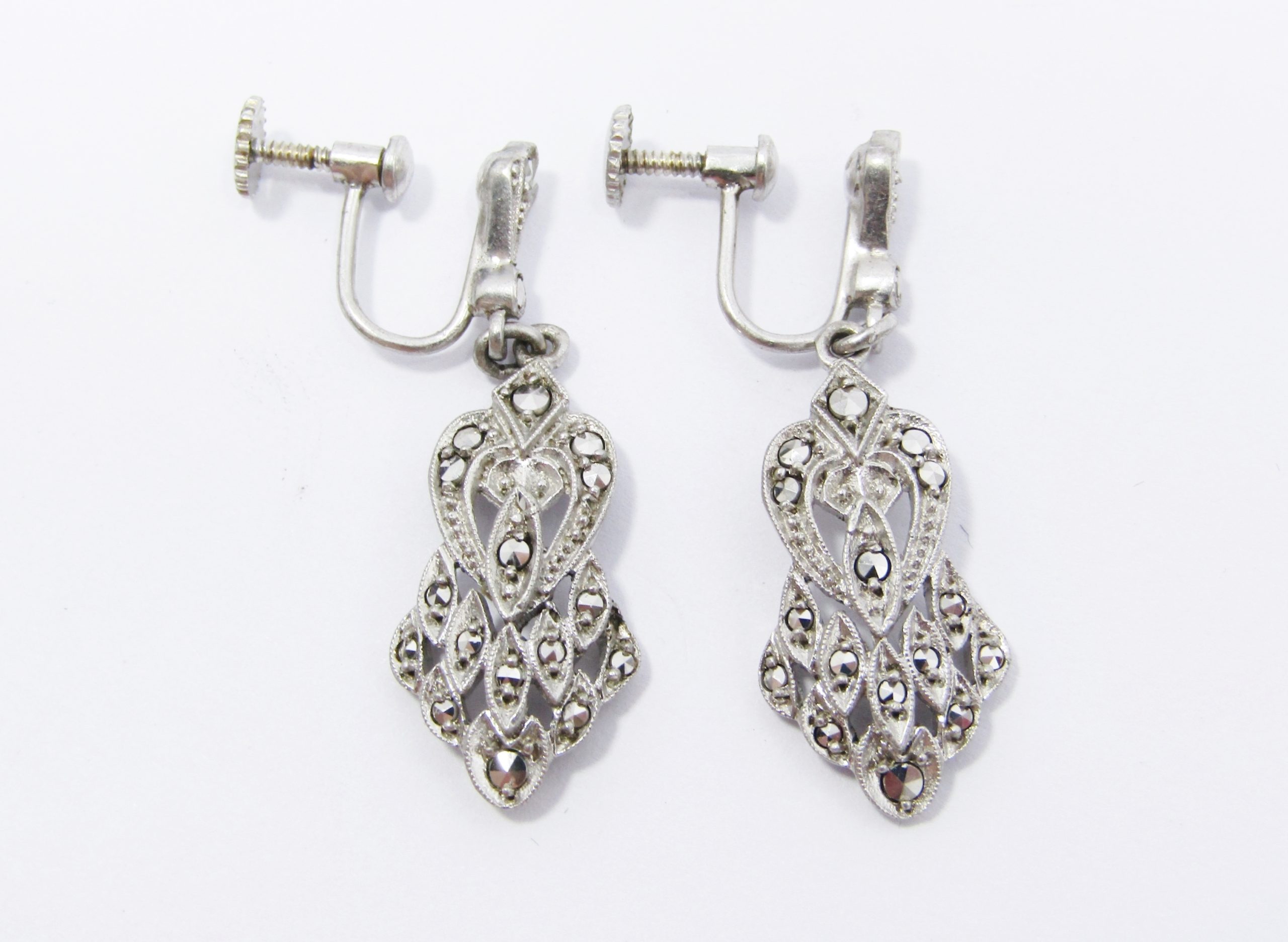 A Gorgeous Pair of Screw Back Vintage Marcasite Dangling Earrings in Sterling Silver.