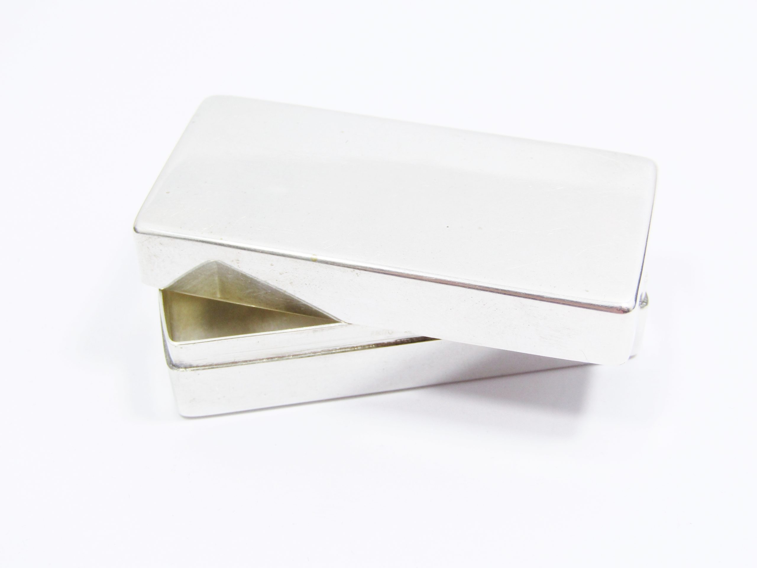A Stunning Plain Pill box in 800 Silver.
