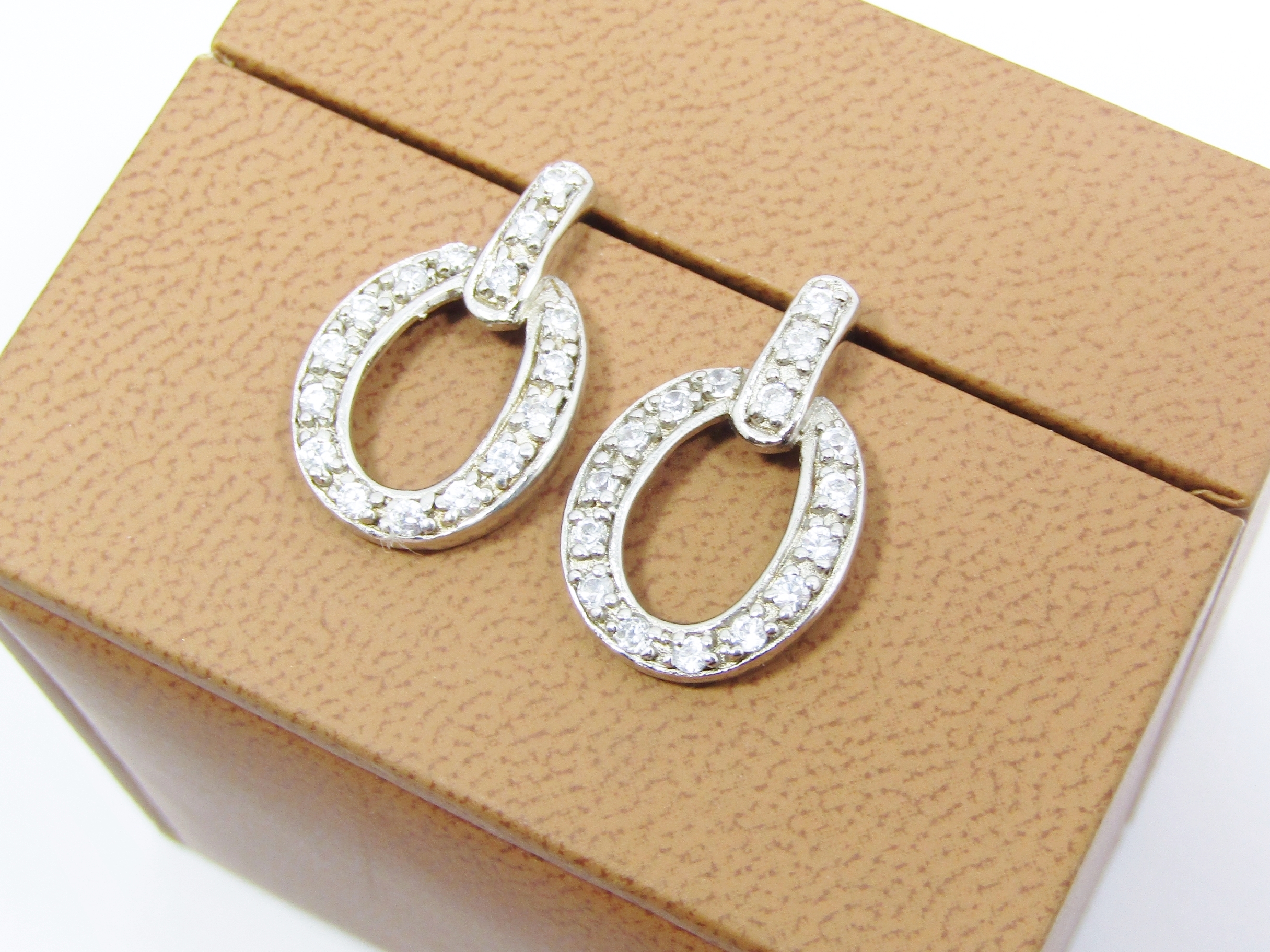 A Gorgeous Pair of Zirconia Earrings in Sterling Silver