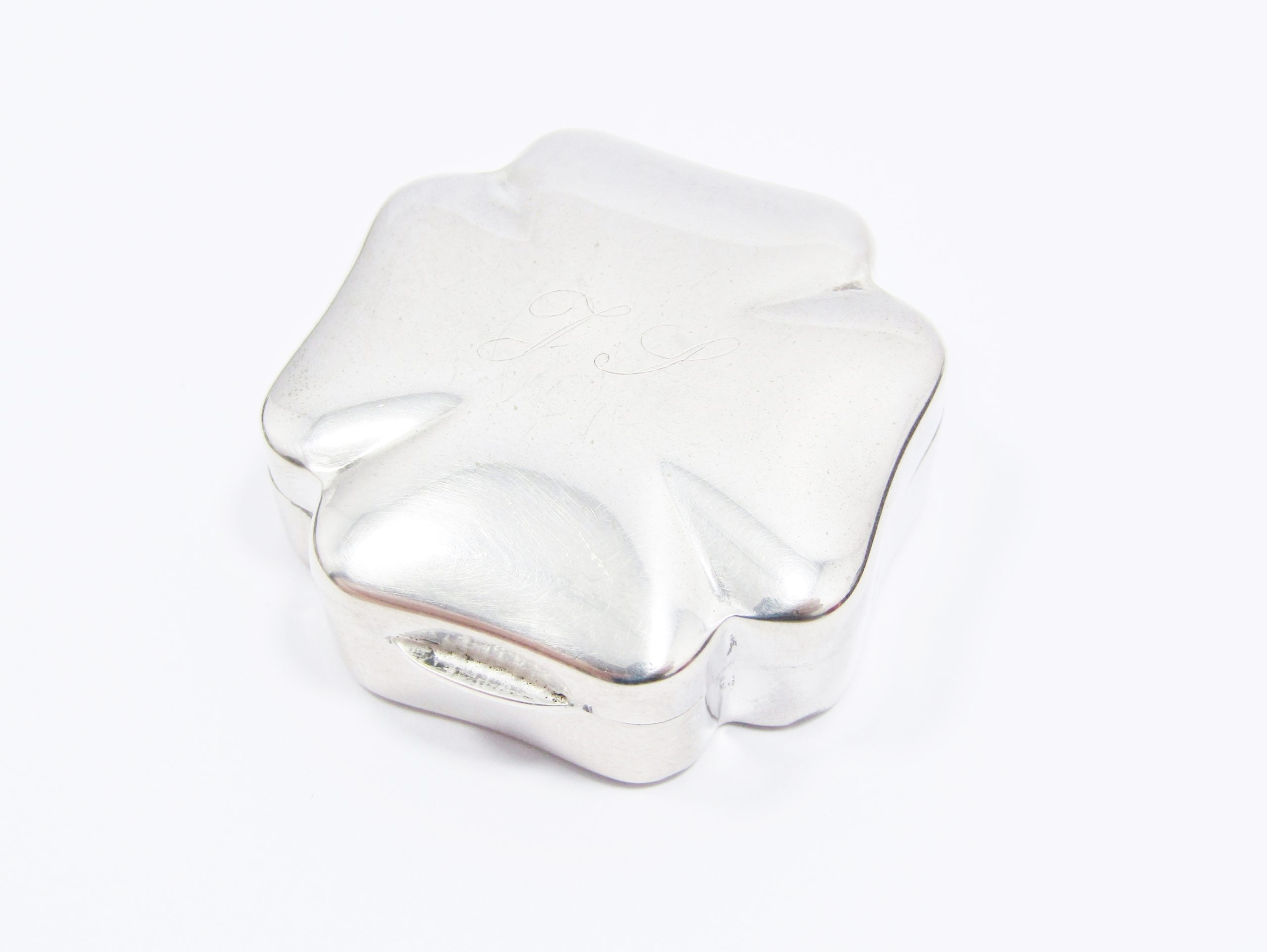 A Gorgeous Four Leaf Clover Pill Box in 800 Silver