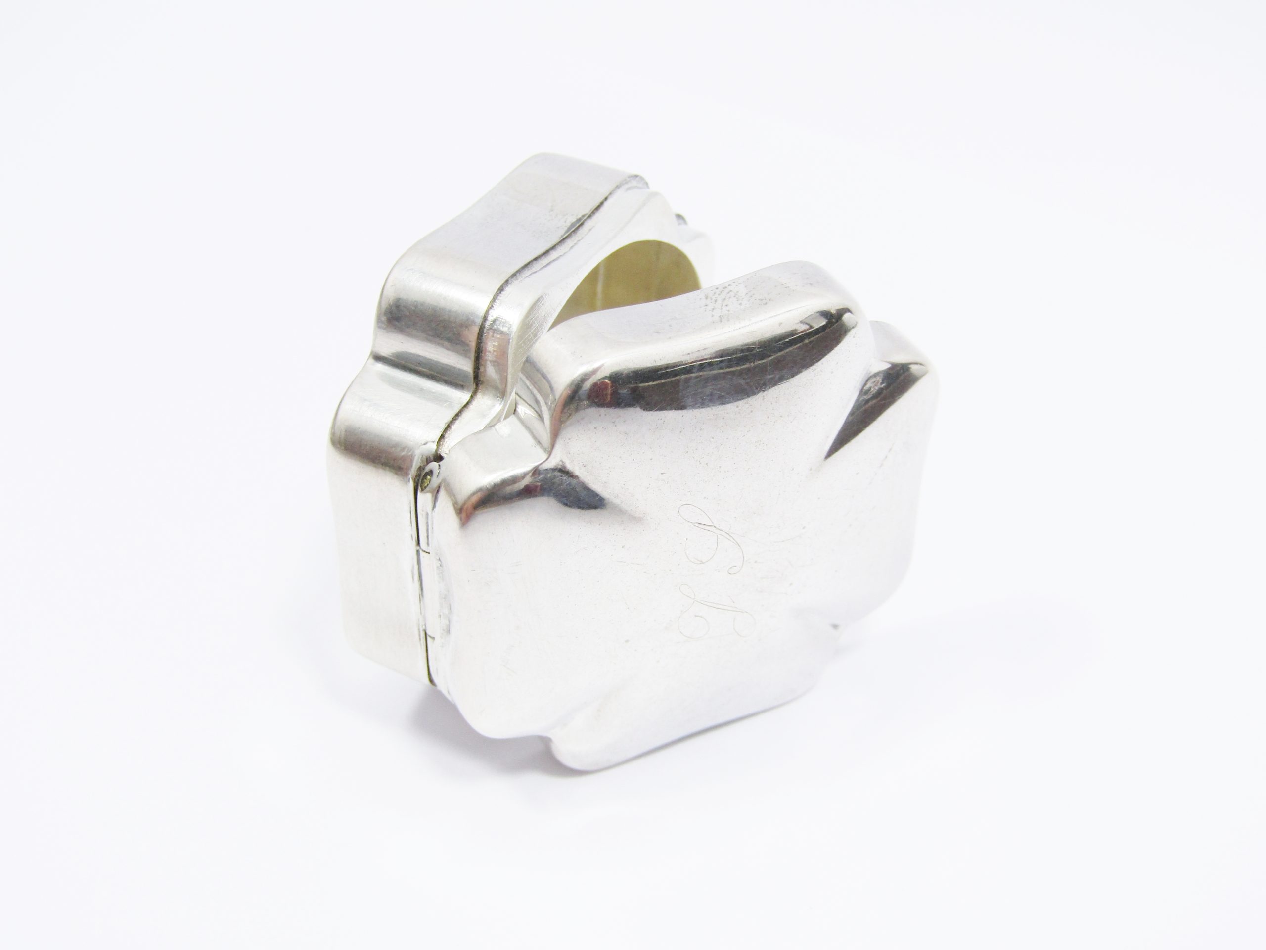 A Gorgeous Four Leaf Clover Pill Box in 800 Silver