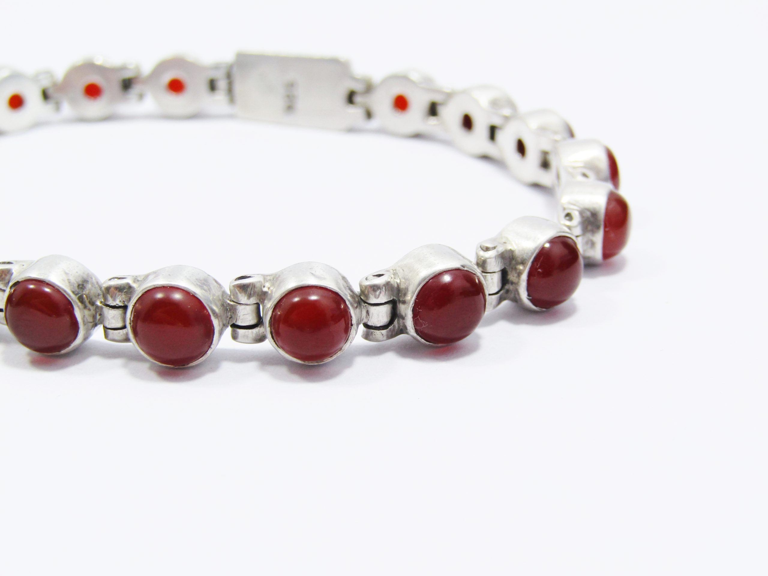 A Stunning Carnelian Bracelet in Sterling Silver.
