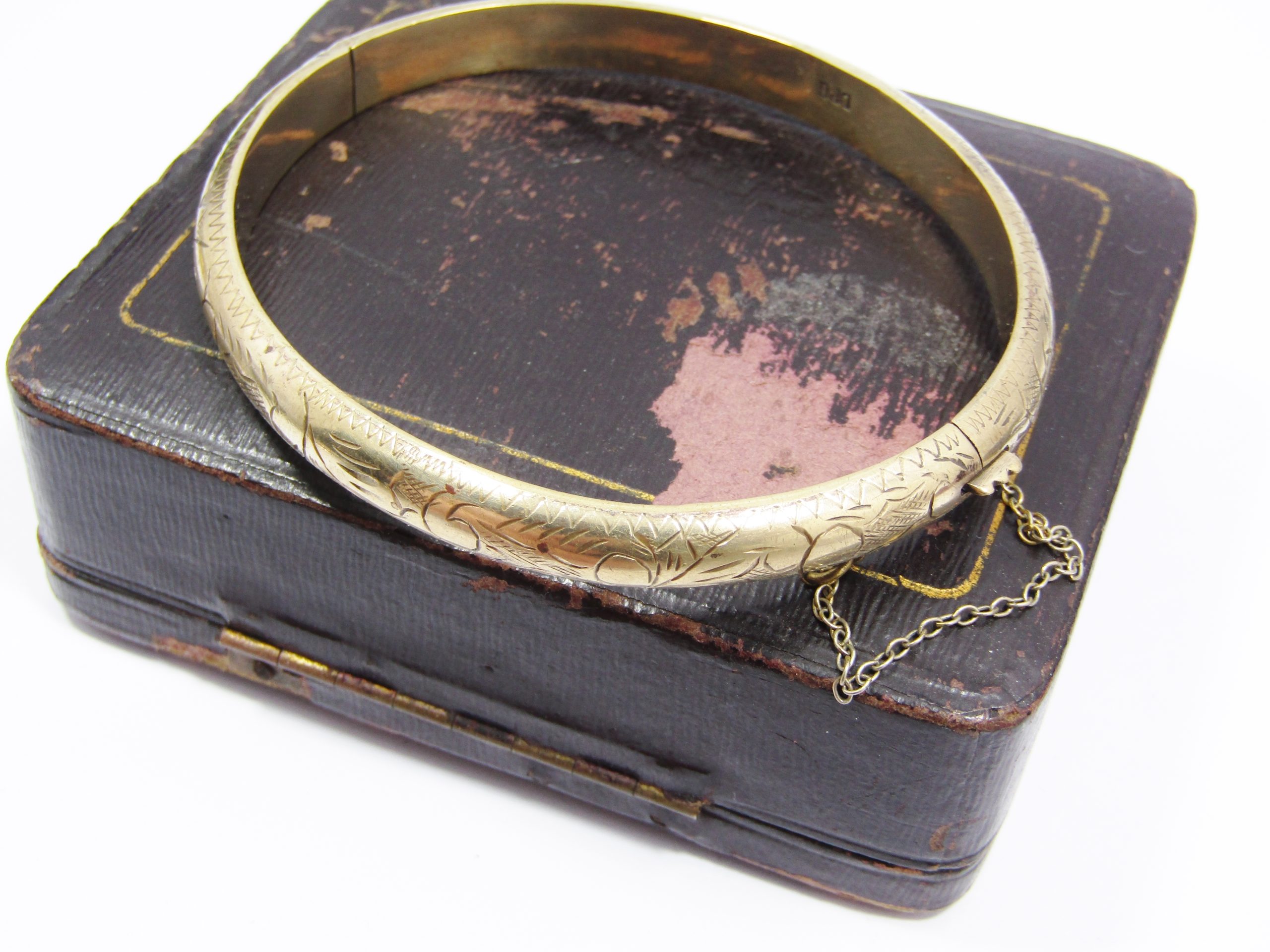 Beautiful Vintage Gold Metal Core Hinged Bangle