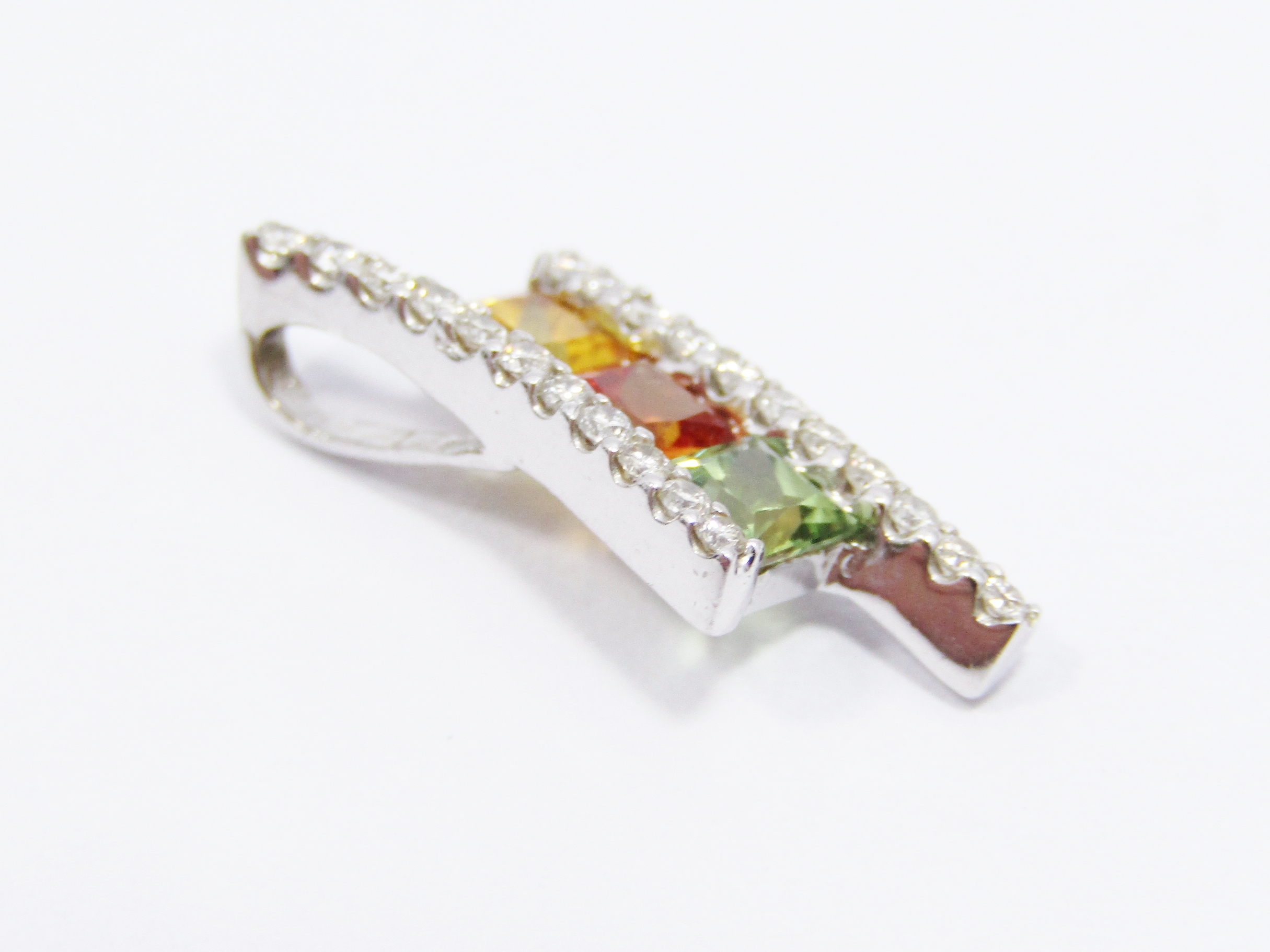 Beautiful 18CT White Gold, Sapphire & Diamond Pendant