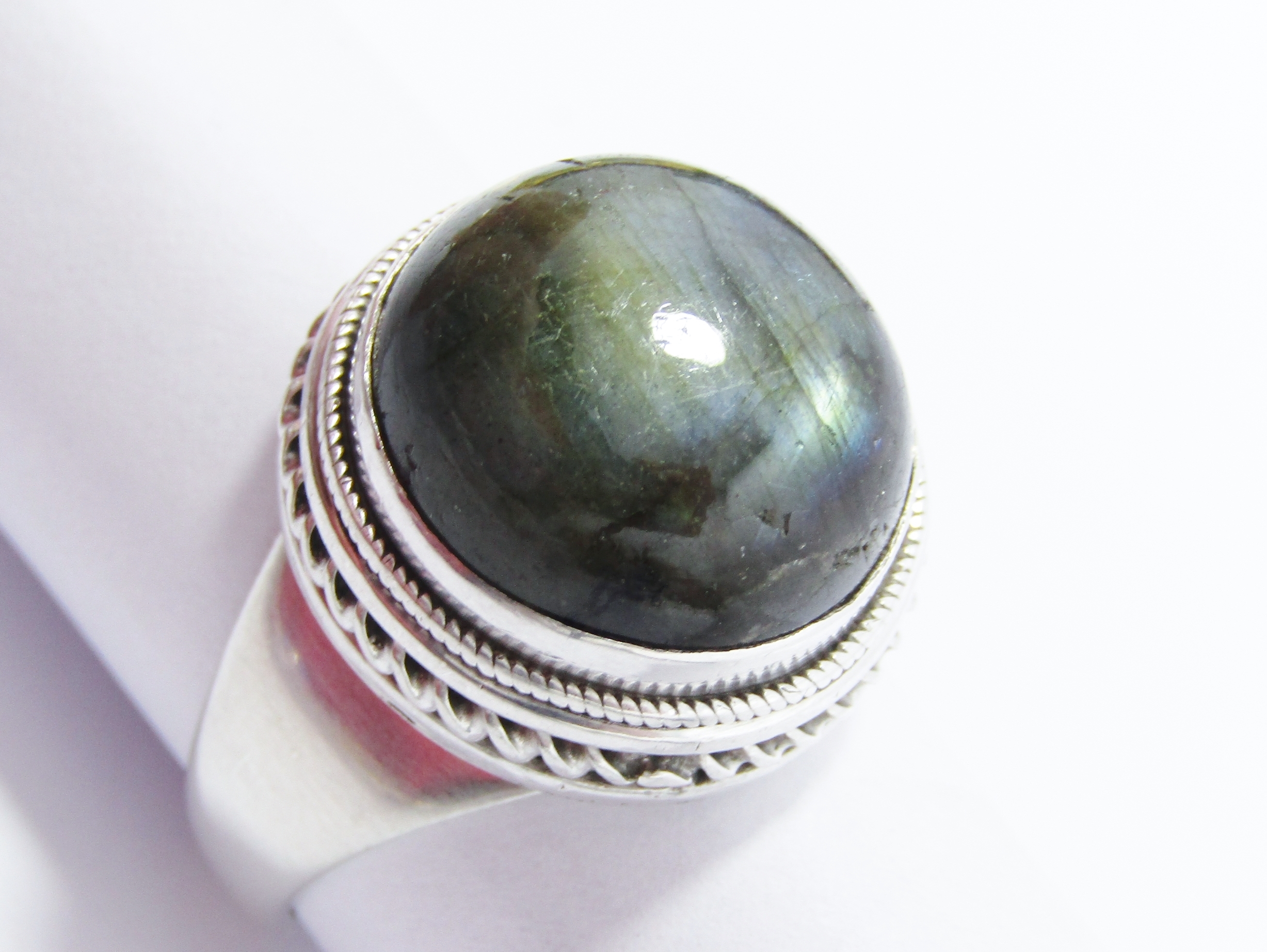 A Gorgeous Labradorite Ring in Sterling Silver.