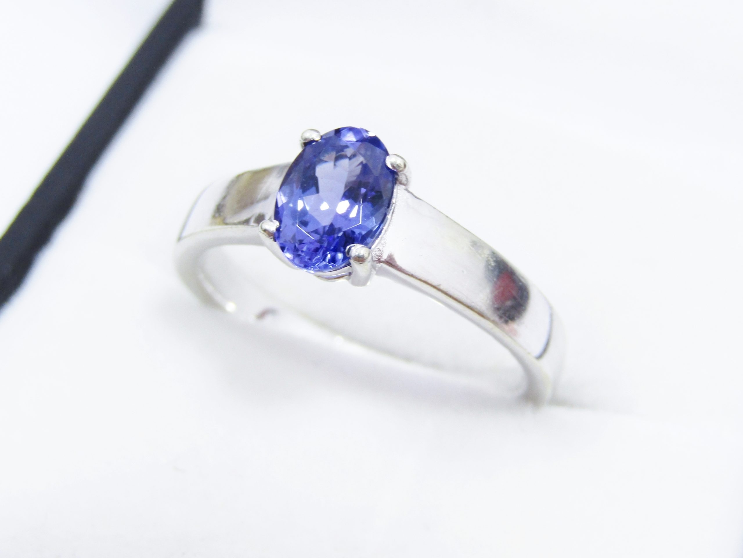 Browns Jewellers 9CT White Gold & Tanzanite Ring