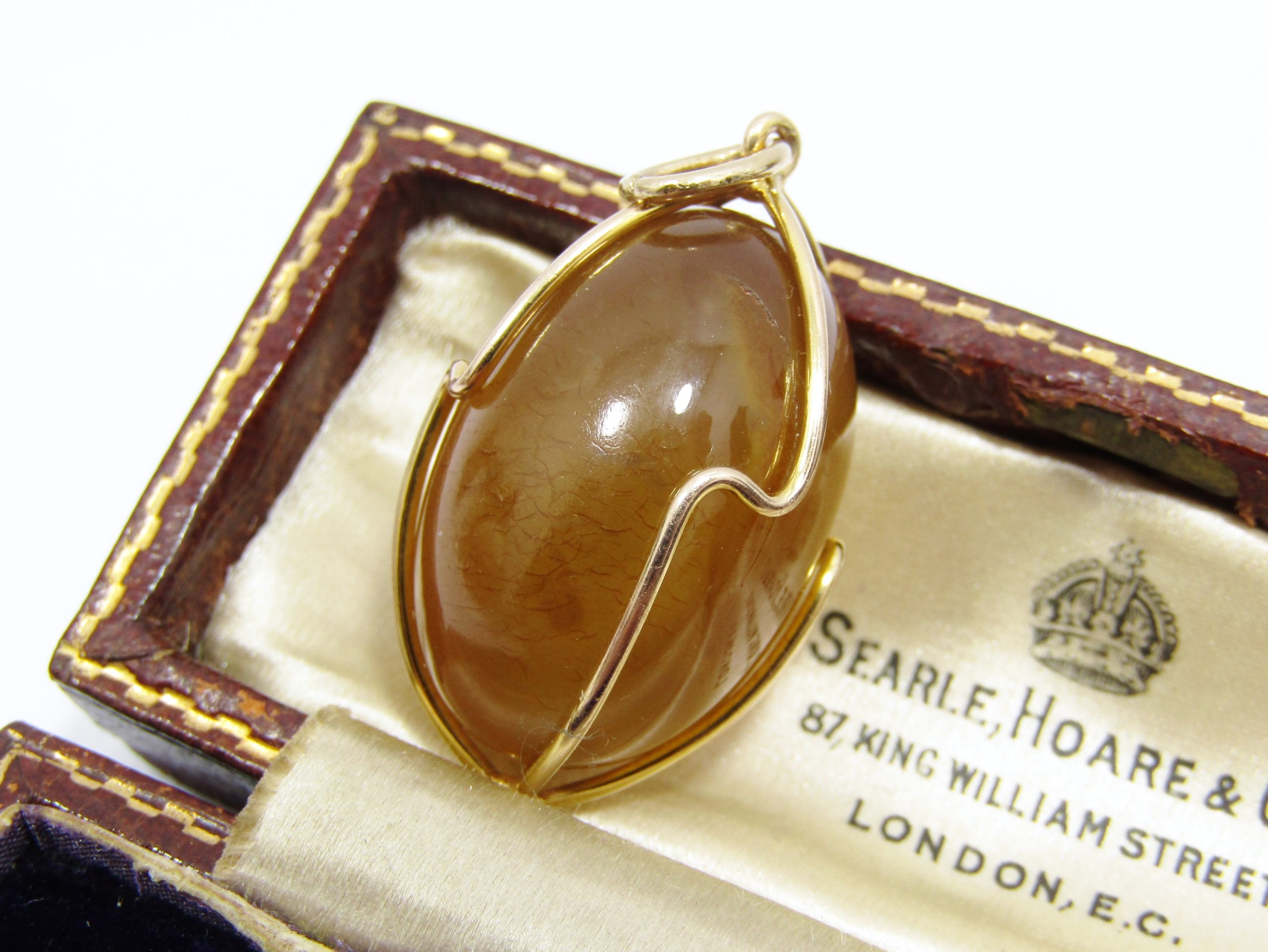 Beautiful Vintage 9CT Gold & Agate Pendant