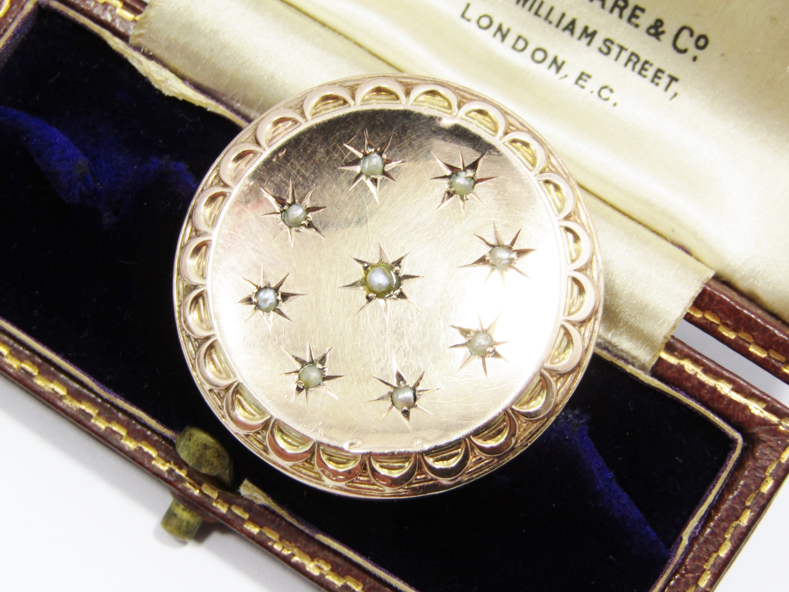 Beautiful! Antique Victorian 9CT Old Gold Brooch