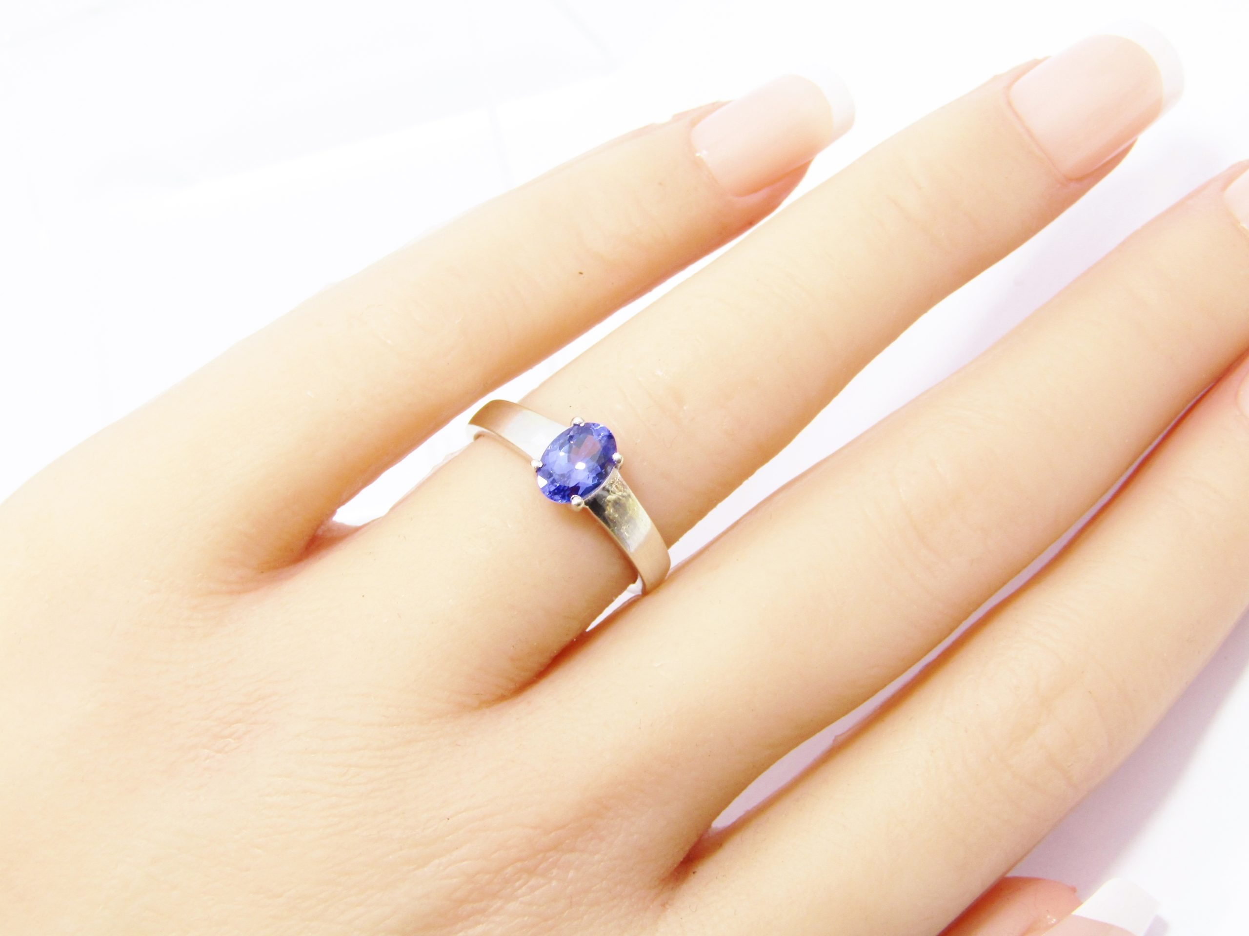 Browns Jewellers 9CT White Gold & Tanzanite Ring