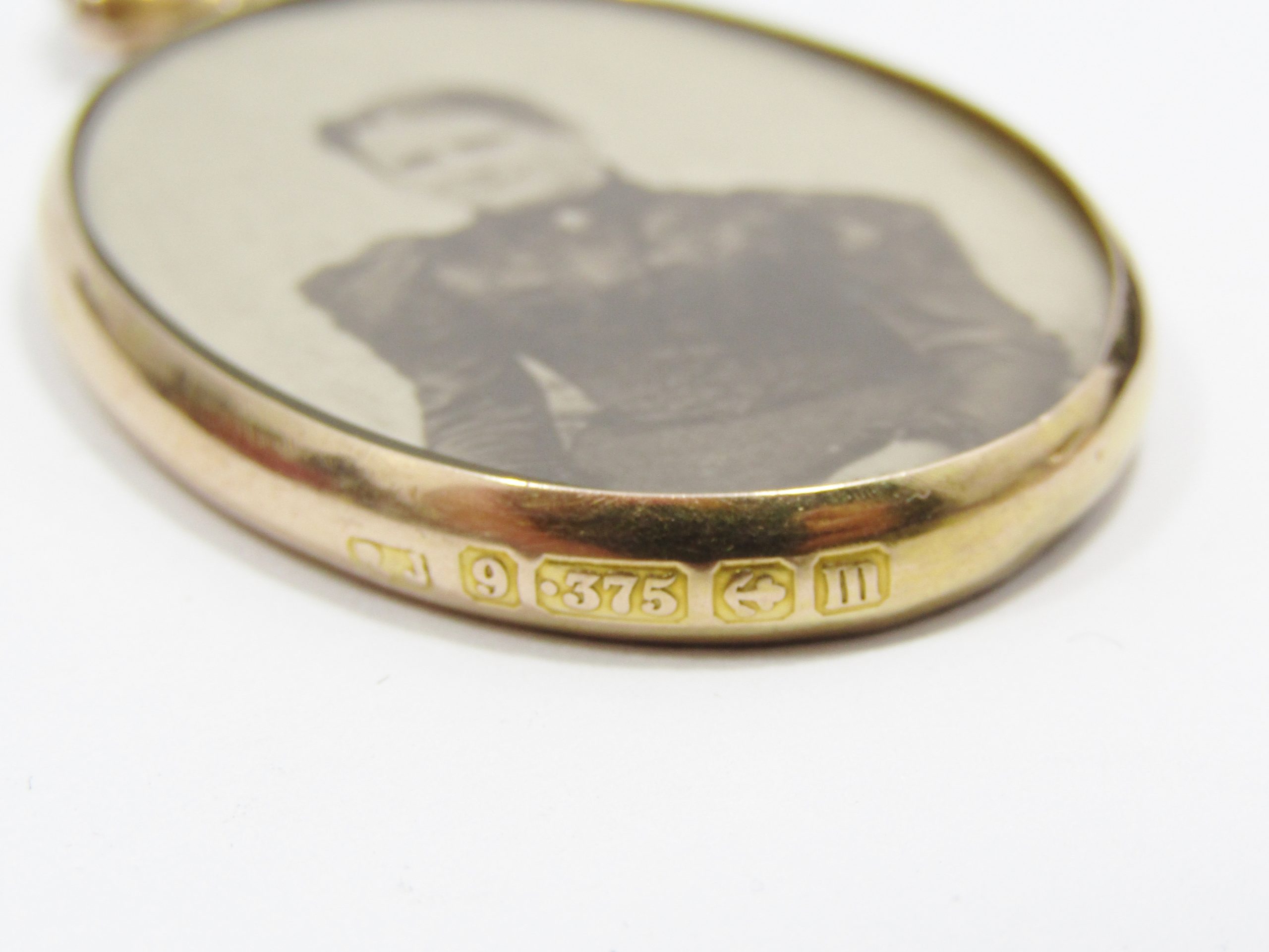 A Gorgeous Double Sided Antique Locket With English Hallmarks for 1911  in 9ct Gold
