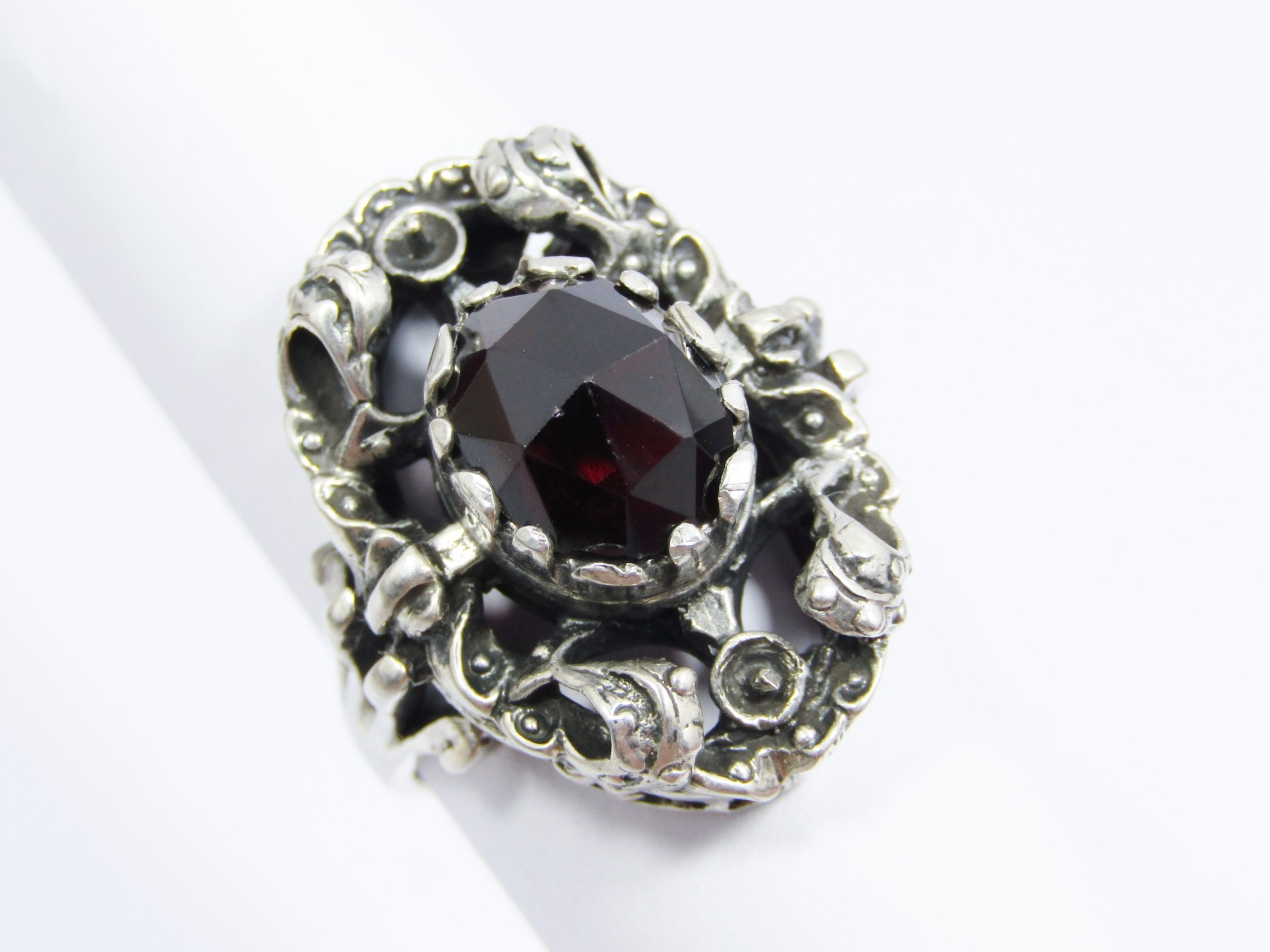A Gorgeous Ornate Deep Red  Garnet Ring in 835 Silver