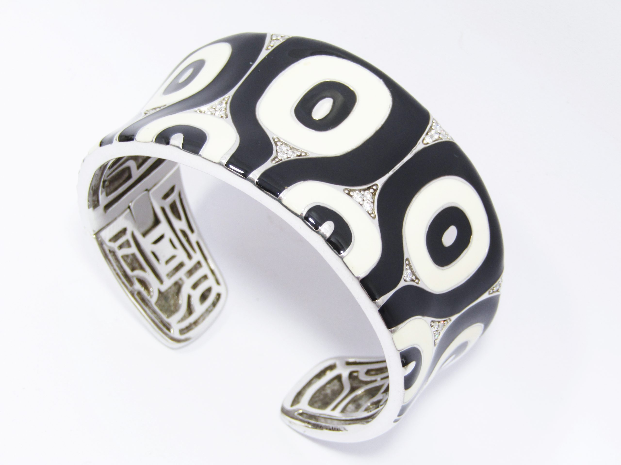 A Gorgeous Chunky Black and White Enamel Inlay Designer Cuff in Sterling Silver