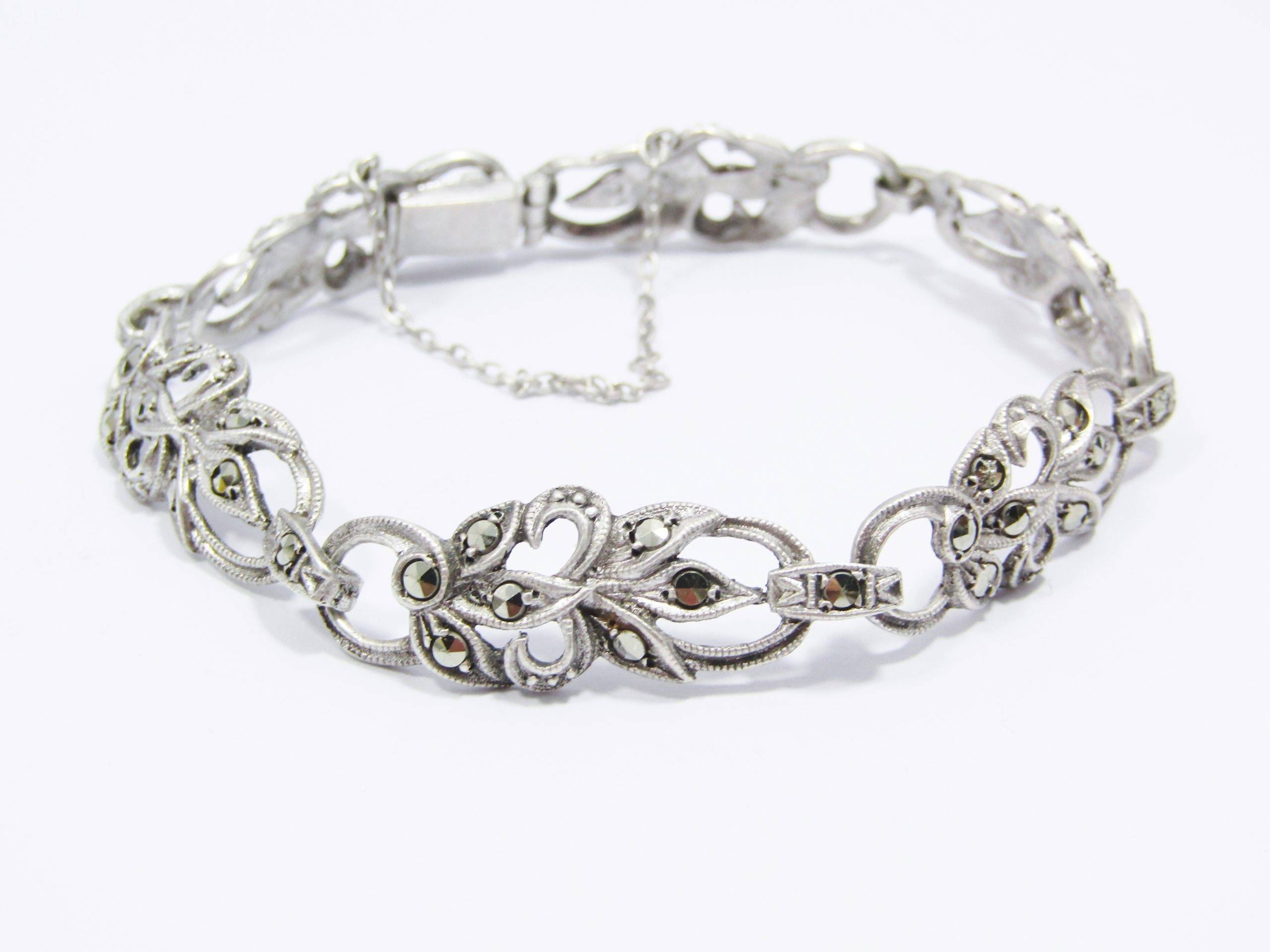 A Stunning and Oh so Beautiful Vintage Deign Marcasite Bracelet in Sterling Silver.