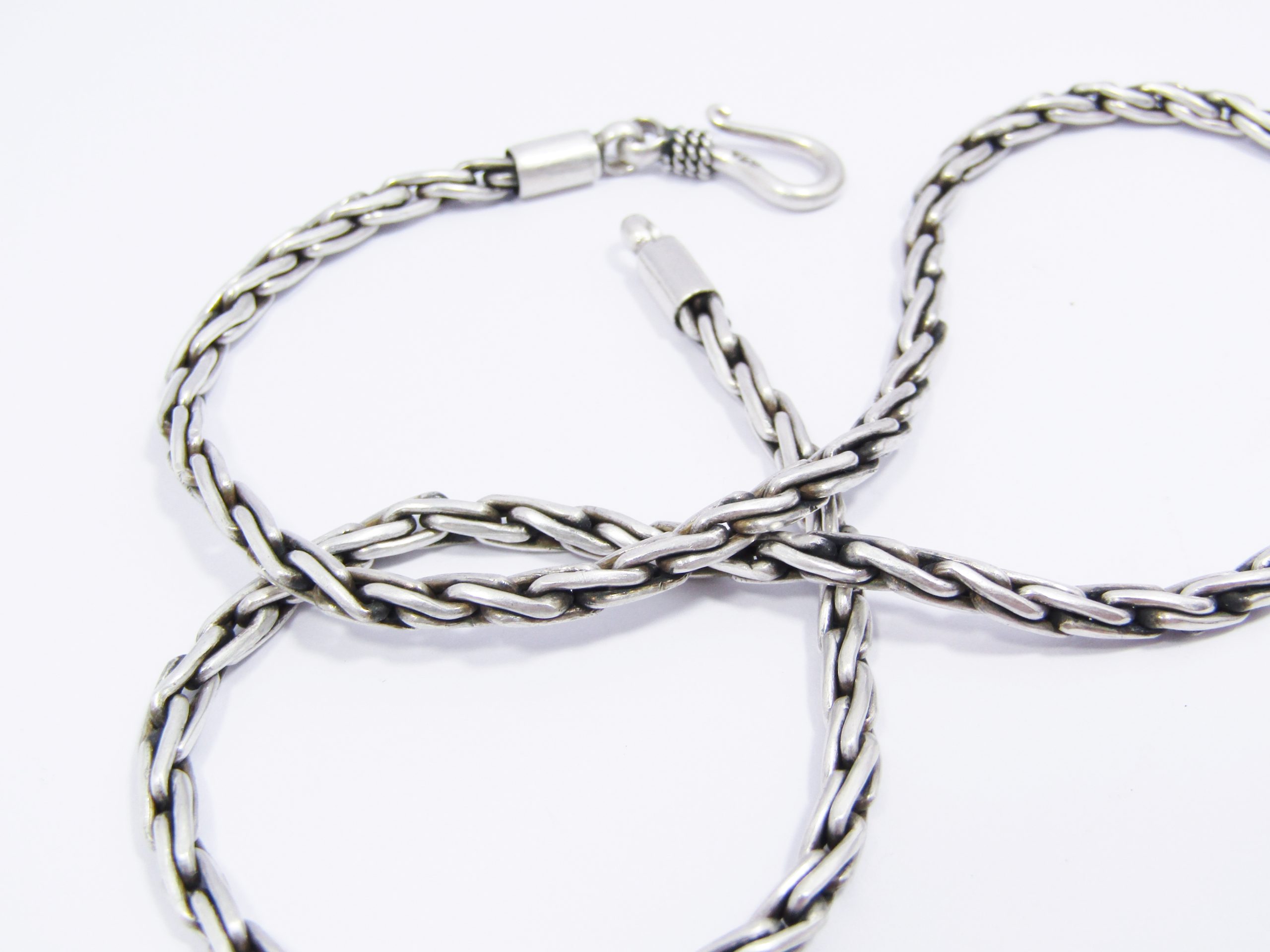 A Lovely Weighty Interlink Necklace in Sterling Silver