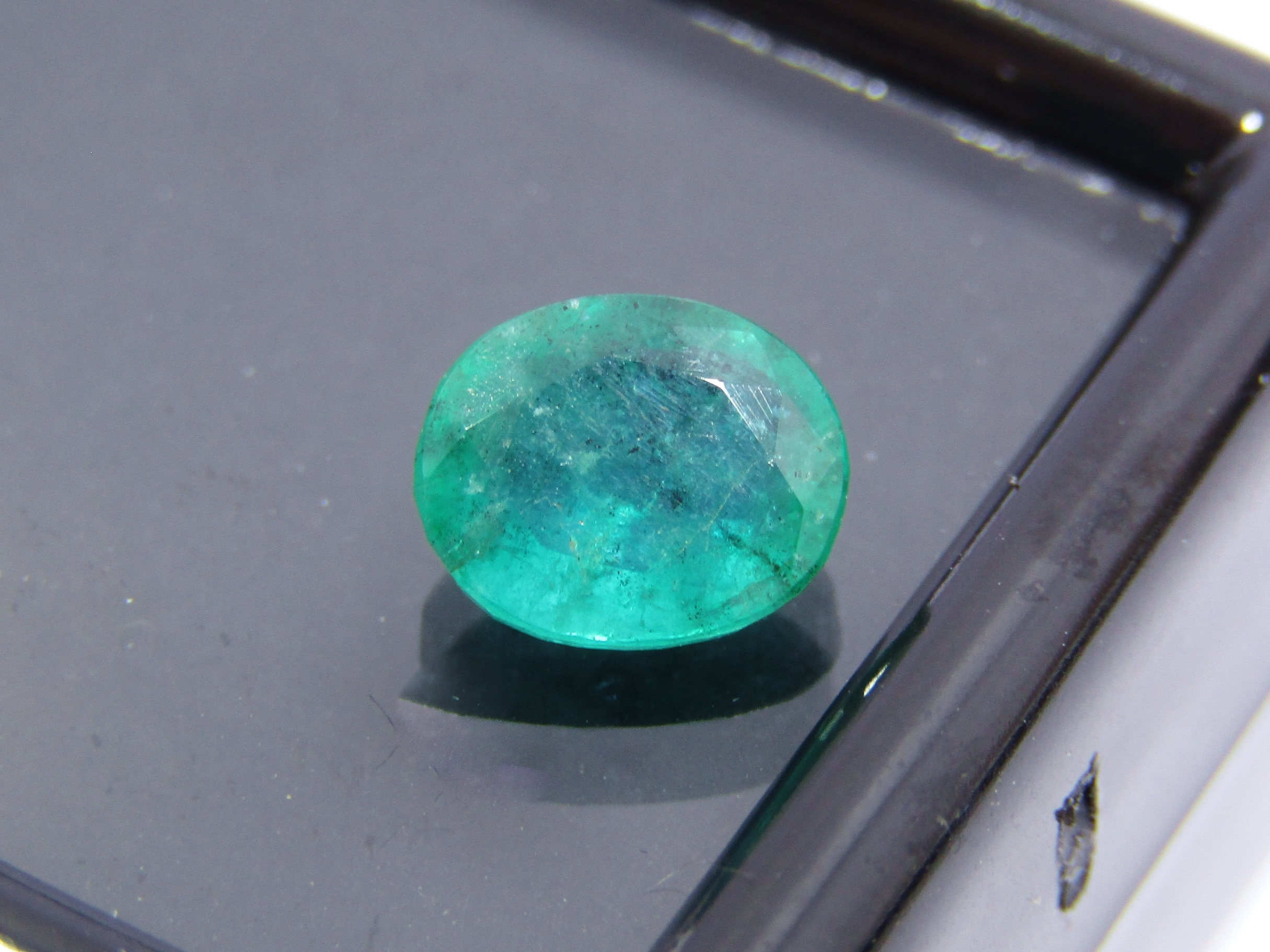 Beautiful 1.05ct Natural Oval Faceted Emerald Gemstone