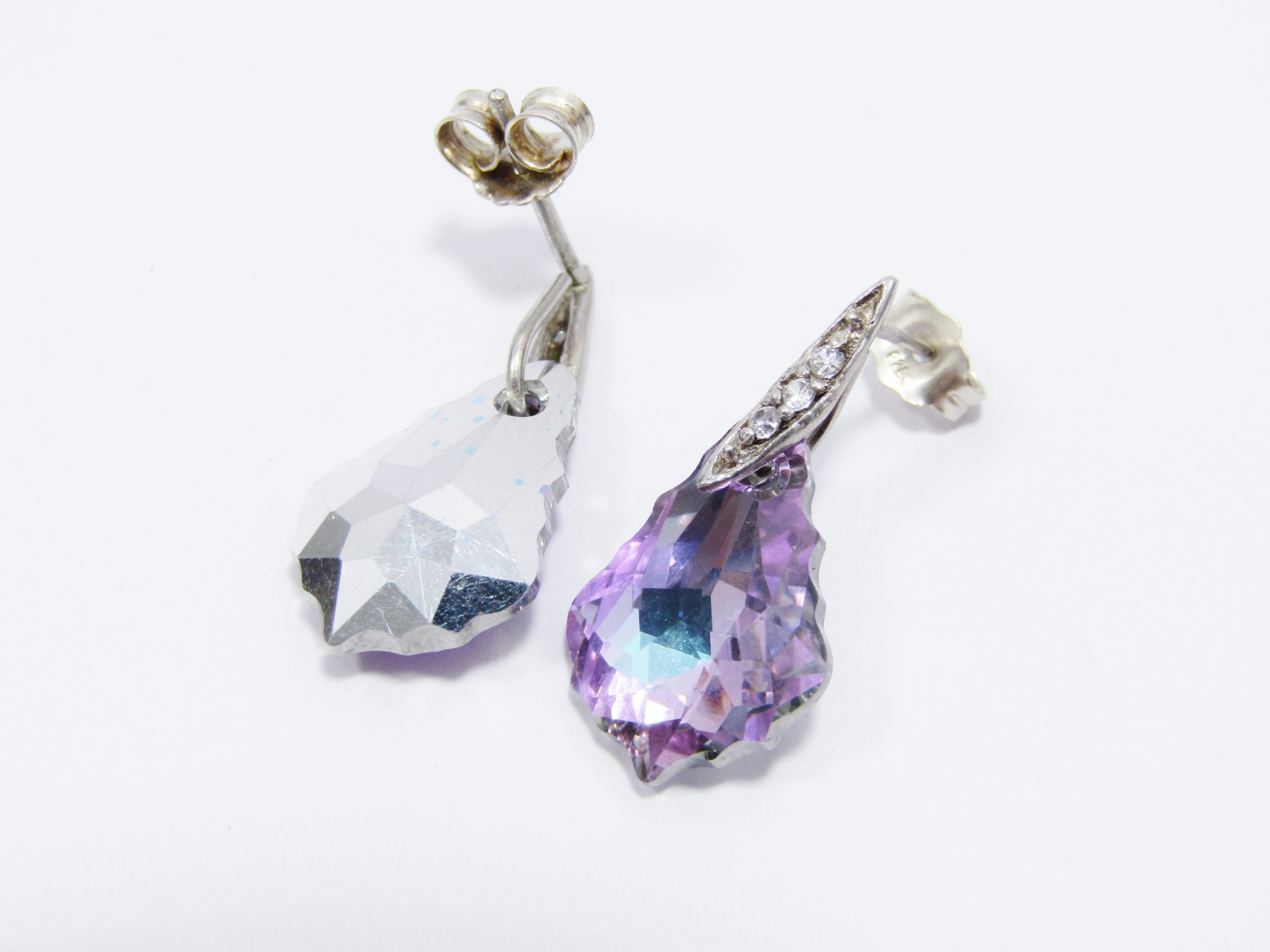 A Stunning Pair of Lilac Paste Vintage Design Dangling Earrings in Sterling Silver